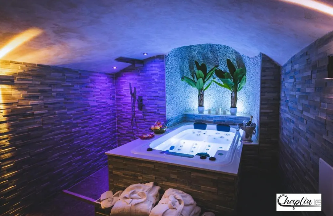 Chaplin Luxury Holiday House-1
