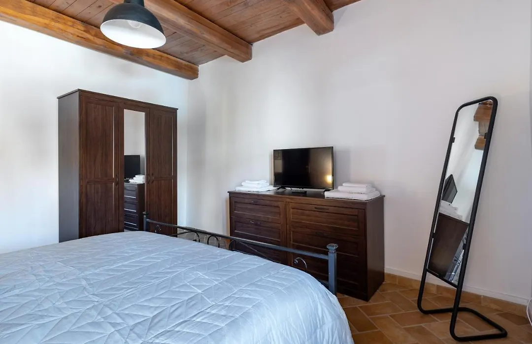 Casa Vacanze Borgolungo-1